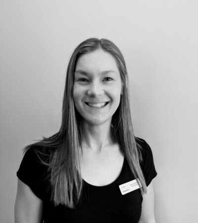 Jenna-Armstrong-Physiotherapist-momentum-health-evidence-south-calgrary-ab