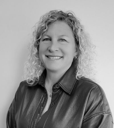 Kathryn-Schneider-Clinical-Specialist-in-Musculoskeletal-Physiotherapy-momentum-health-evidence-north-calgrary-ab