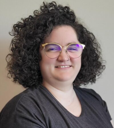 Lisa-Loos-Registered-Massage-Therapist-momentum-health-evidence-north-calgrary-ab