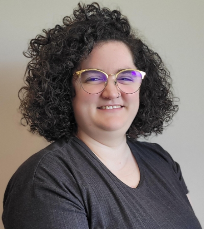 Lisa-Loos-Registered-Massage-Therapist-momentum-health-evidence-north-calgrary-ab