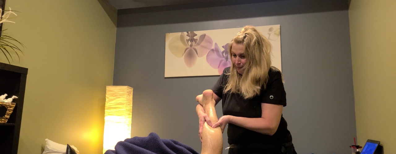 Massage-therapists-momentum-health-calgary-ab