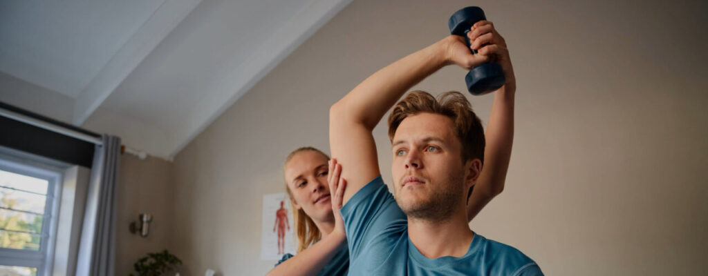 How Physiotherapy Aids in Shoulder Injury Recovery