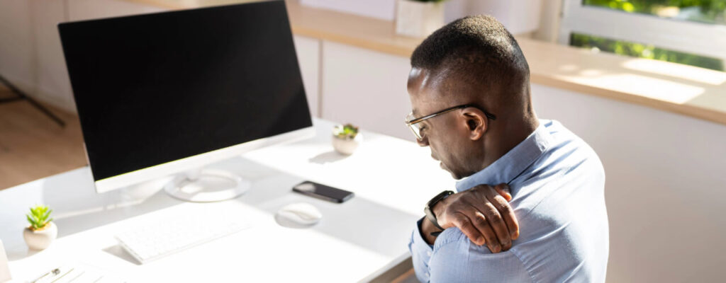 How Physiotherapy Helps with Chronic Shoulder Pain Management