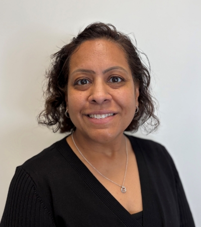 sukhi-jabbal-office-administrator-momentum-health-evidence-sport-and-spine-calgary-AB