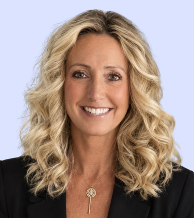 Kristi Lindholm bio photo